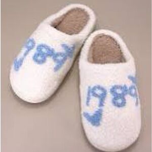 New! Taylor Swift 1989 Fuzzy Slippers Sz 9